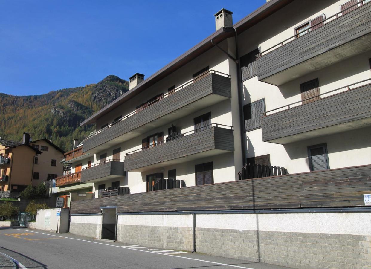 Ca Pizzo Scalino Apartment Chiesa in Valmalenco Bagian luar foto